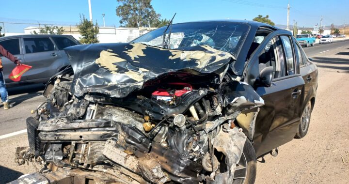 Choque frontal deja tres heridos