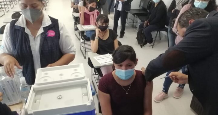 Inicia vacunación contra el Covid para menores de 14 a 17 años; será por dos días