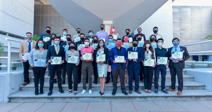 Egresa nueva generación UG División de Ciencias e Ingenierías del Campus León