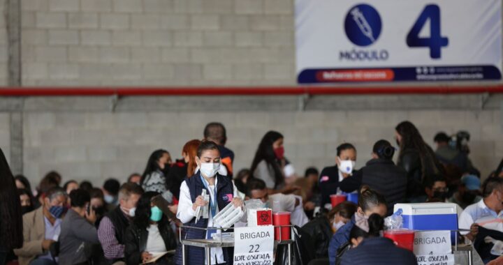 Aplican 94 mil 850 vacunas de refuerzo AntiCovid al magisterio