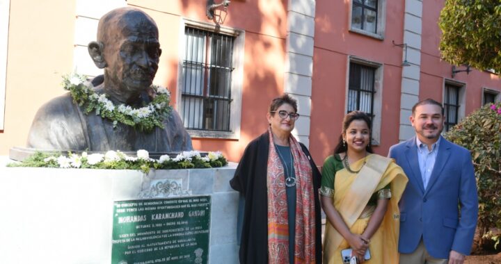 Recuerdan a Gandhi en Guanajuato