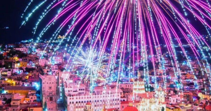 Más de 10 mil personas recibieron el 2022 en la Plaza de Paz