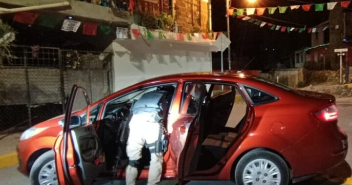 Detiene a ocupantes de Uber vinculado en robos