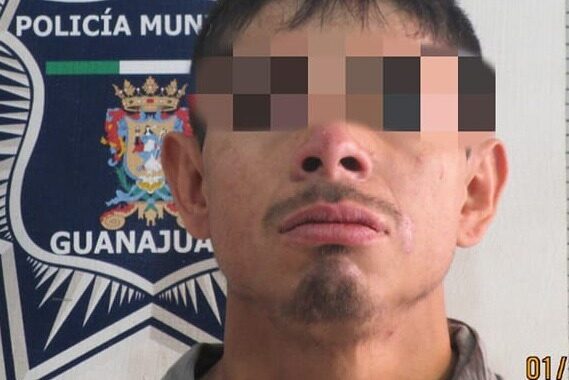 Detienen a hombre por golpear a su pareja