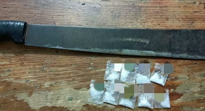 Menor de edad amenazaba a la gente con machete