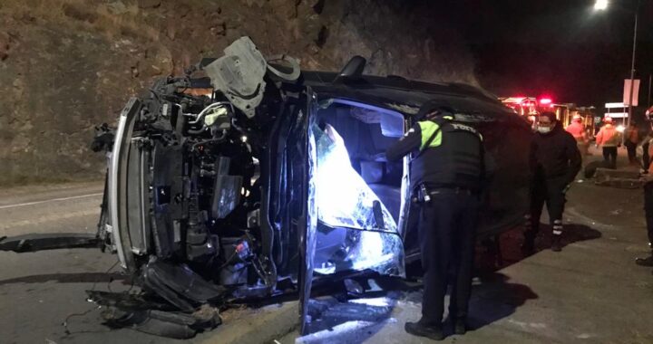 Se salva recién nacida en volcadura de camioneta