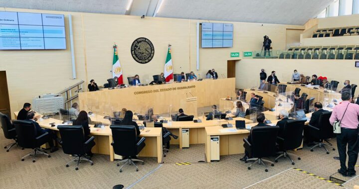 Diputados deben estar presentes en el Pleno