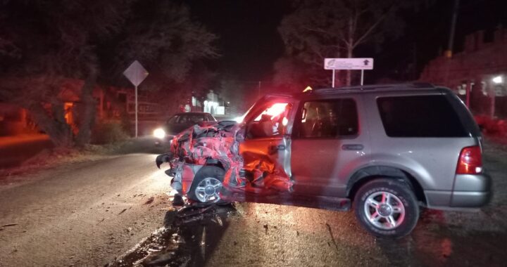 Choca camioneta de la SSPE, los tripulantes iban ebrios