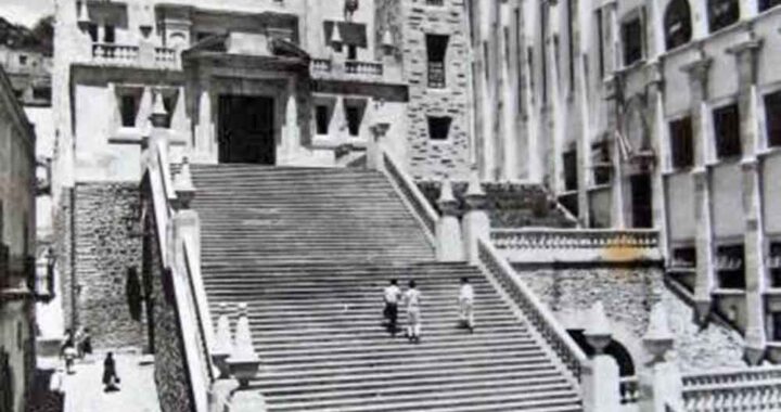 Celebran 70 años de la construcción de la Escalinata y el Auditorio General de la UG