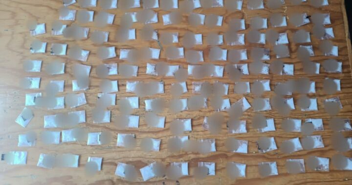 Detiene Policía a hombre con 135 dosis de droga