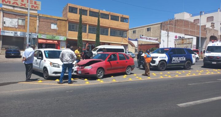 Chocan por descuido en dos accidentes viales