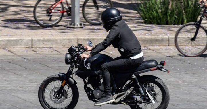 Proponen que los motociclistas inscriban sus placas en el casco para mejor detección