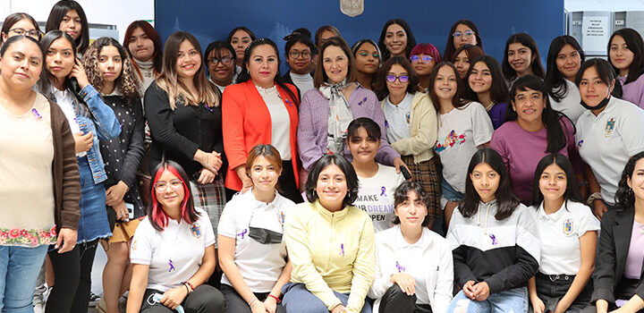Inaugura ENMS UG la muestra “Desmitificando el amor romántico”