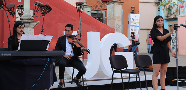 “Talento DCEA” UG cautiva a propios y extraños con su concierto