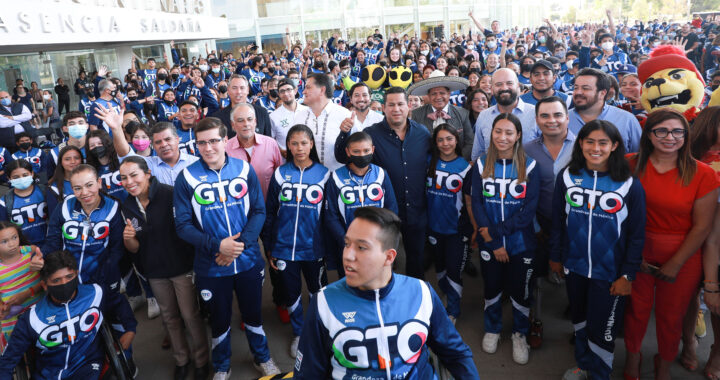 Abandera Gobernador delegación deportiva rumbo a Juegos Nacionales 2022