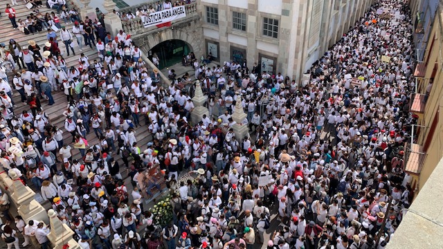 Alrededor de 15 mil estudiantes de la UG exigen justicia para Ángel