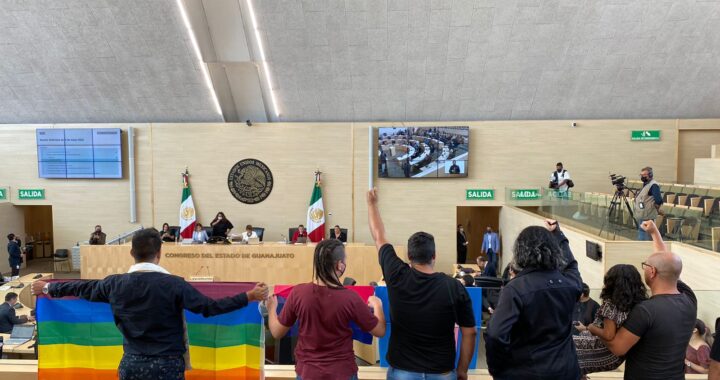 Comunidad LGBTTIQ+ acompaña iniciativa priista y exige igualdad de derechos