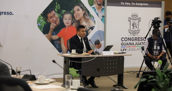 Comparece fiscal Carlos Zamarripa ante diputados de Guanajuato