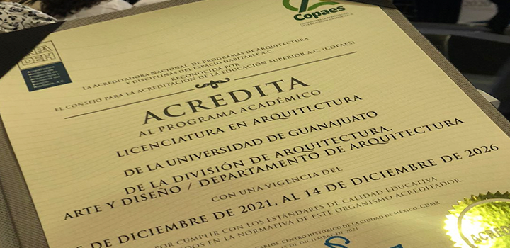 Acredita ANPADEH Licenciatura en Arquitectura de la UG