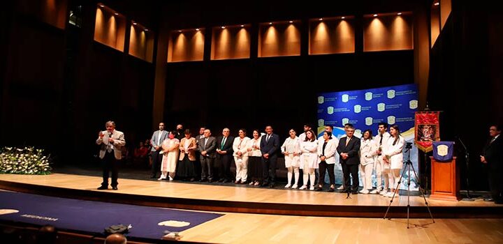 En un encuentro con identidad universitaria, comunidad UG egresada de Medicina celebra 77 años de historia