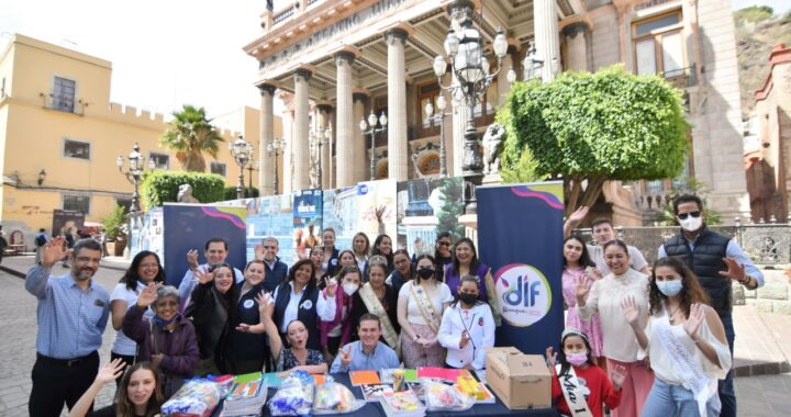 En Guanajuato nadie se queda sin estudiar por falta de útiles