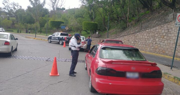 Anuncian suspensión de multa por verificación incumplida durante todo agosto