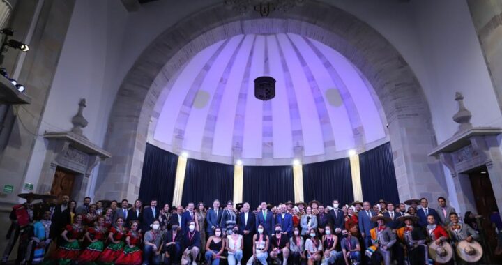 Inicia con fiesta de sones y colores, la Universiada Cervantina  