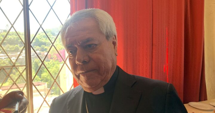 Arzobispo de León espera respuesta del Papa para retirarse del cargo