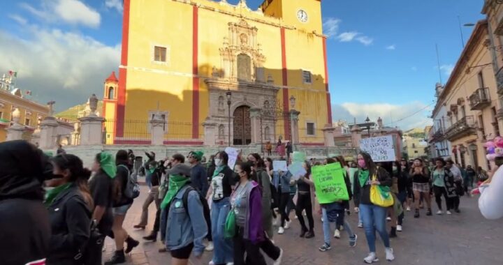 Egresan las primeras 10 emprendedoras de la capacitación estatal