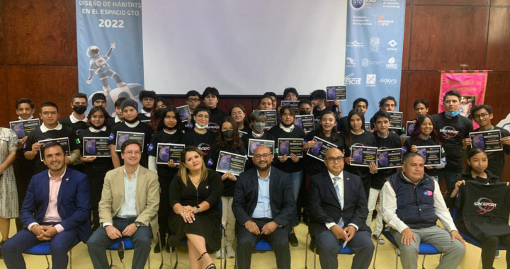 Estudiantes del CNMS UG son parte del equipo ganador del Torneo de Diseño de Hábitats en el Espacio GTO 2022