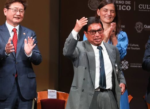 A ”Chilo” Guerrero la Presea Cervantina