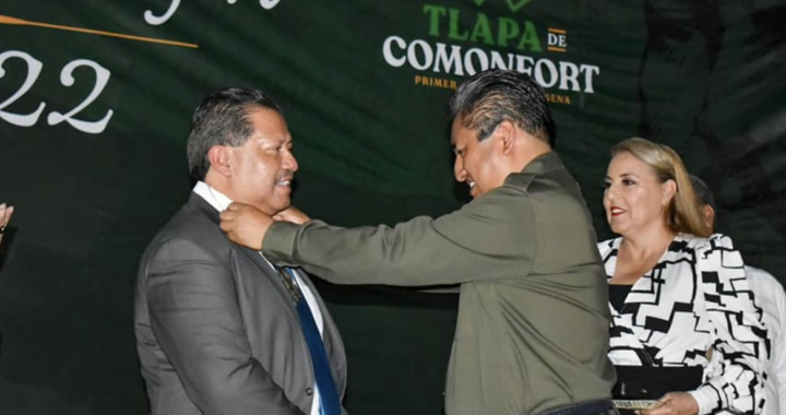 Otorgan al Dr. Julián Moisés Estudillo Ayala medalla al mérito cívico “Ignacio Comonfort” 