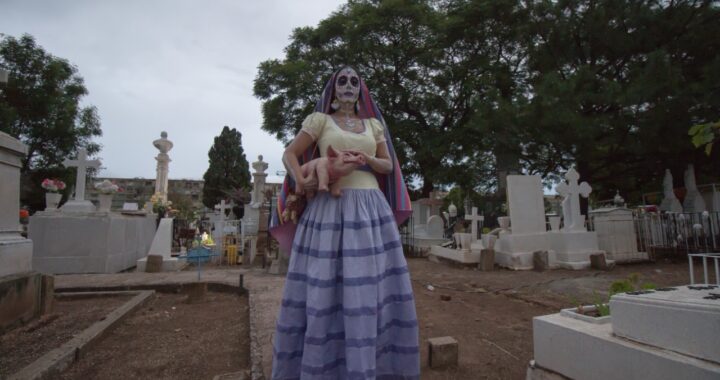 Habrá recorridos nocturnos en el panteón de Santa Paula durante el Festival del Día de Muertos