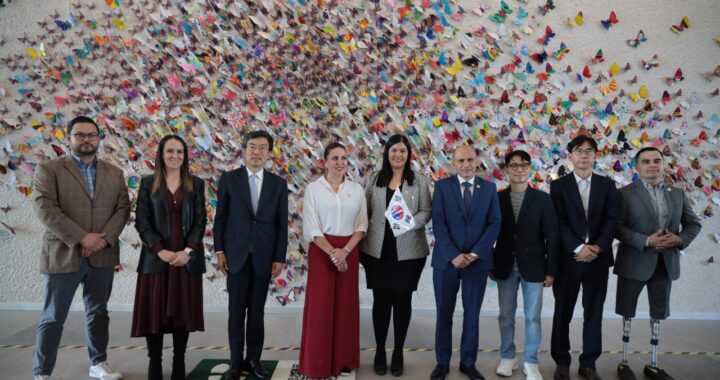 Alberga el Congreso la exposición ‘BRIDGE OF THE WORLD’