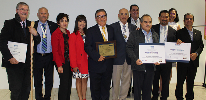 Celebra UG Día del IEEE con nuevos liderazgos y galardones a Ingenieros Eléctricos y Electrónicos