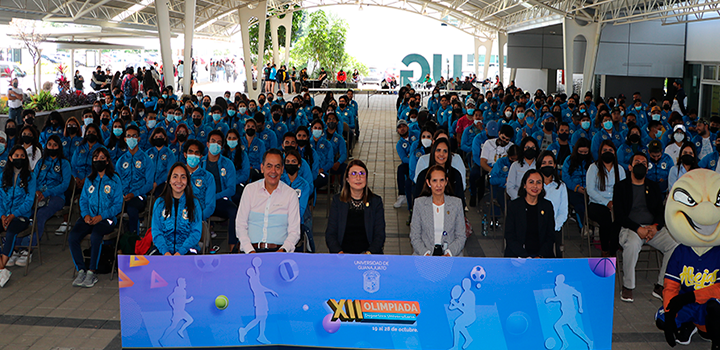 Entrega UG uniformes a los selectivos que representarán al Campus Celaya-Salvatierra en la XII Olimpiada Universitaria