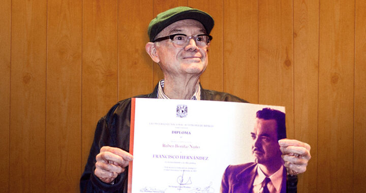 Otorgan a Francisco Hernández el primer Premio Internacional Rubén Bonifaz Nuño*