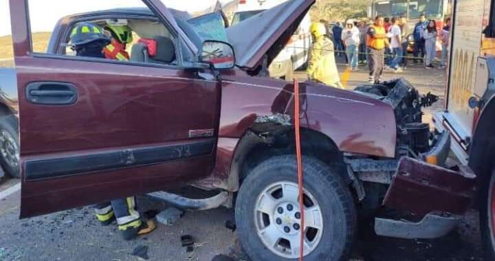 Mueren menores en choque