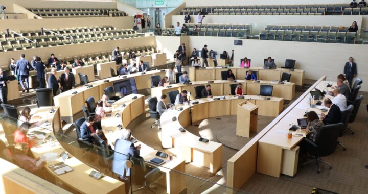 Sin modificaciones, aprueban las 46 Leyes de Ingresos municipales 