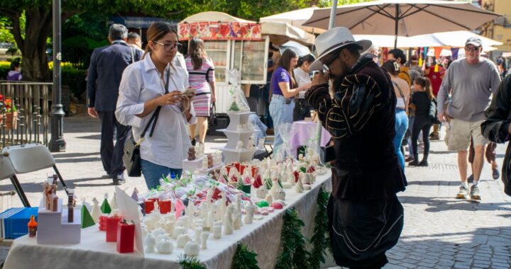 Inauguran la edición navideña del Bazar Violeta en el corazón de Guanajuato Capital