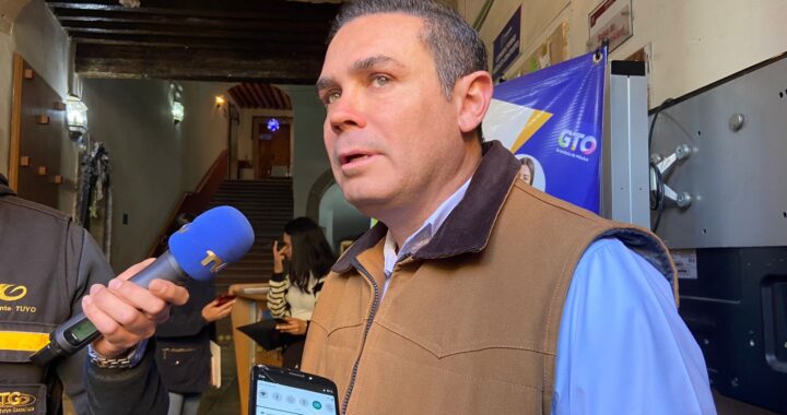 Anuncia Alejandro Navarro dos bailes gratis en febrero  