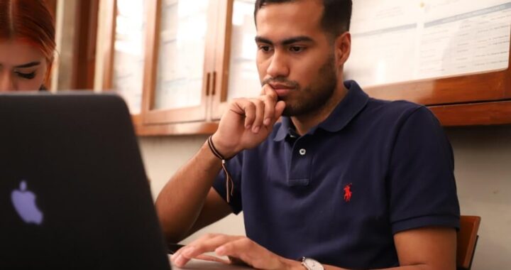 UG invita a su comunidad a conocer el kit informativo de bienvenida