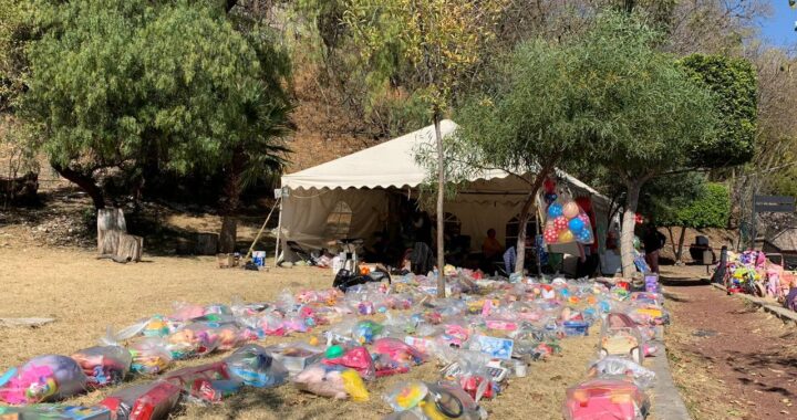 Cumple 26 años el kilómetro del juguete, piden donativos para el seis de enero