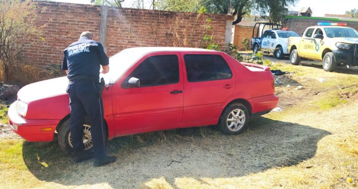 Recuperan automóvil con reporte de robo en la zona de Yerbabuena de Guanajuato Capital