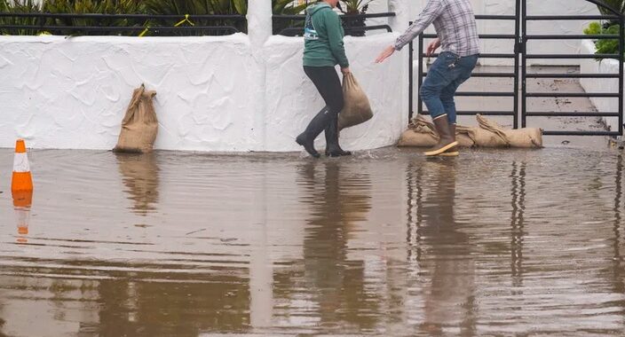 Guanajuato en alerta por inundaciones en California
