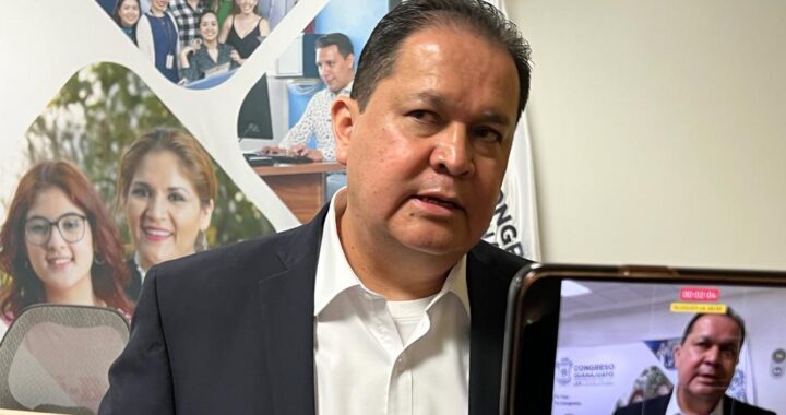 Estrenan diputados camionetas de lujo