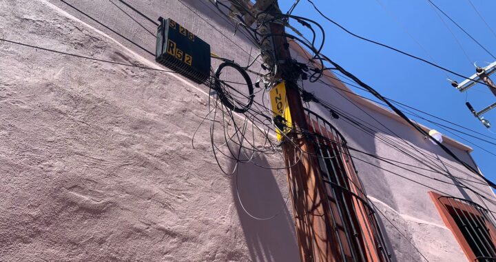Condenan a cablera a pagar 111MDP al municipio de Guanajuato por uso de vía pública