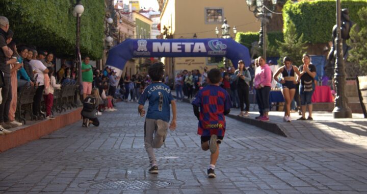 Corren niñas y niños de Guanajuato contra las adicciones