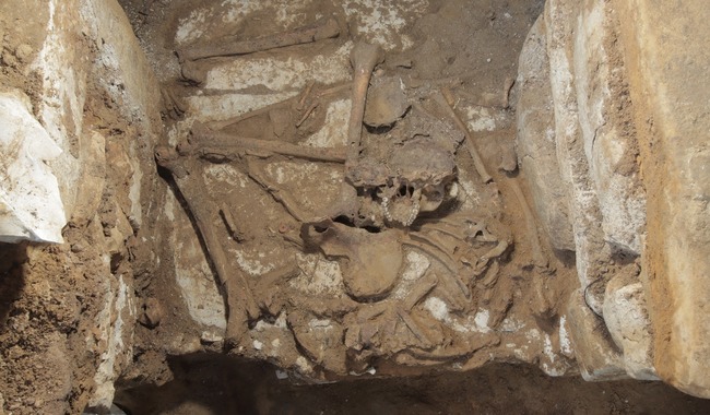 Reportan el hallazgo de una cámara funeraria en Palenque durante trabajos del Tren Maya