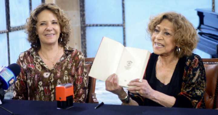 Cristina Pacheco dona sus libros a la Biblioteca Casul de Escritoras*
